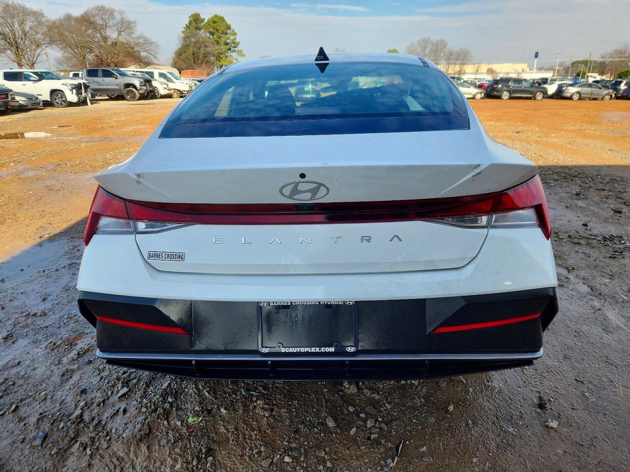 2024 HYUNDAI ELANTRA SE photo 11