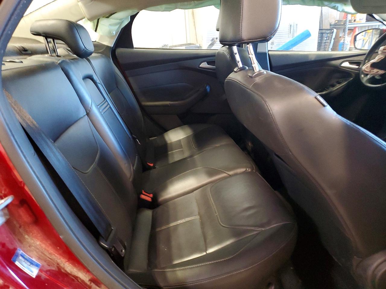 2015 FORD FOCUS SE photo 19