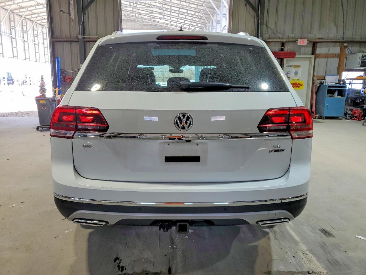 2018 VOLKSWAGEN ATLAS SEL photo 11