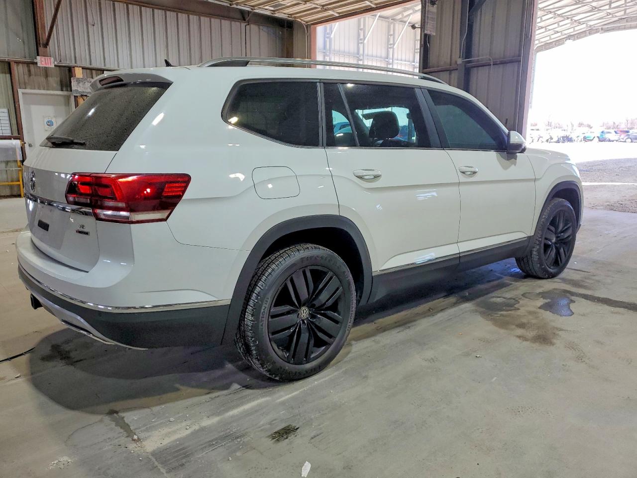 2018 VOLKSWAGEN ATLAS SEL photo 5