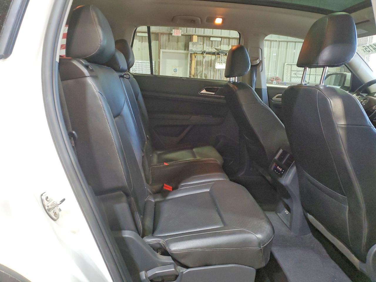 2018 VOLKSWAGEN ATLAS SEL photo 21