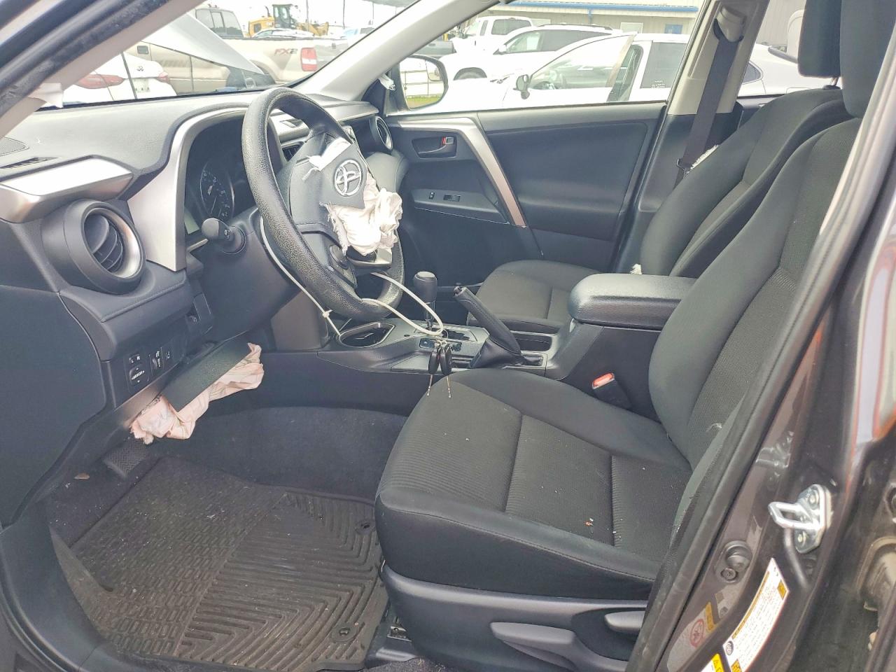 2018 TOYOTA RAV4 LE photo 7
