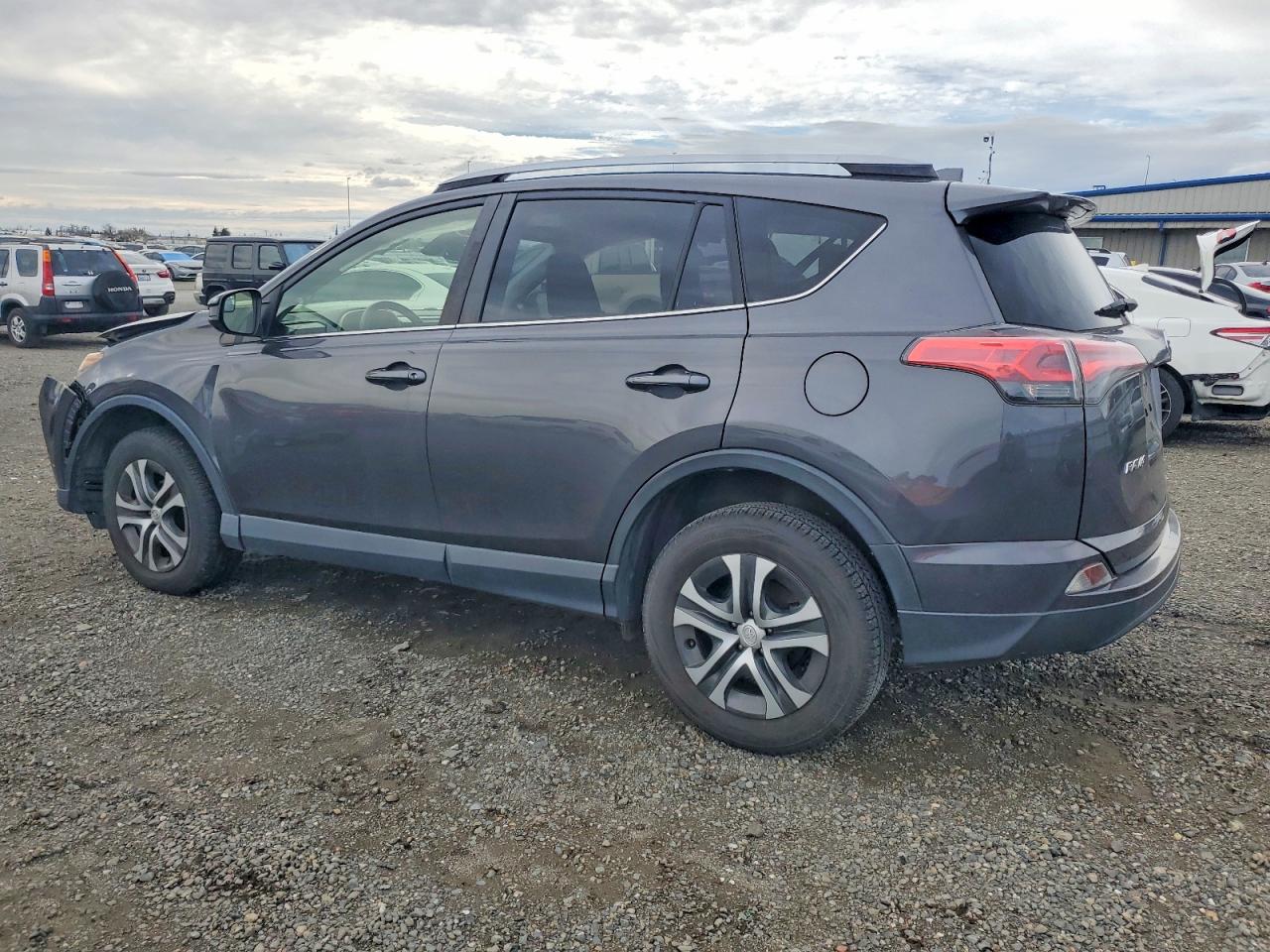 2018 TOYOTA RAV4 LE photo 2