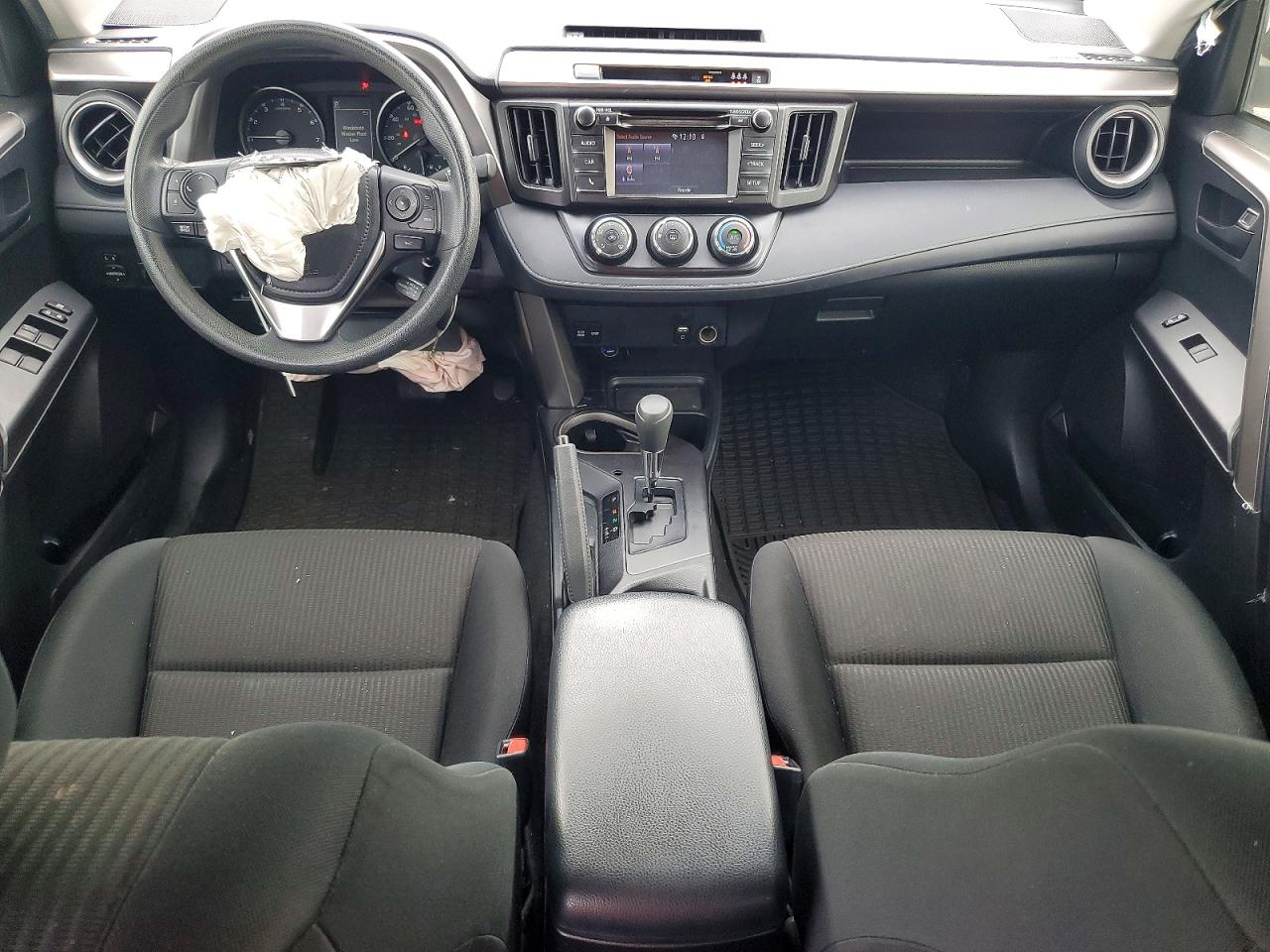 2018 TOYOTA RAV4 LE photo 8