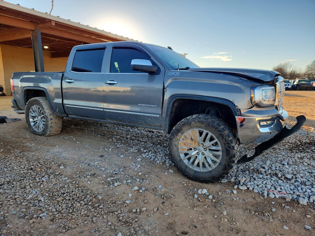 2017 GMC SIERRA K1500 SLT photo 4