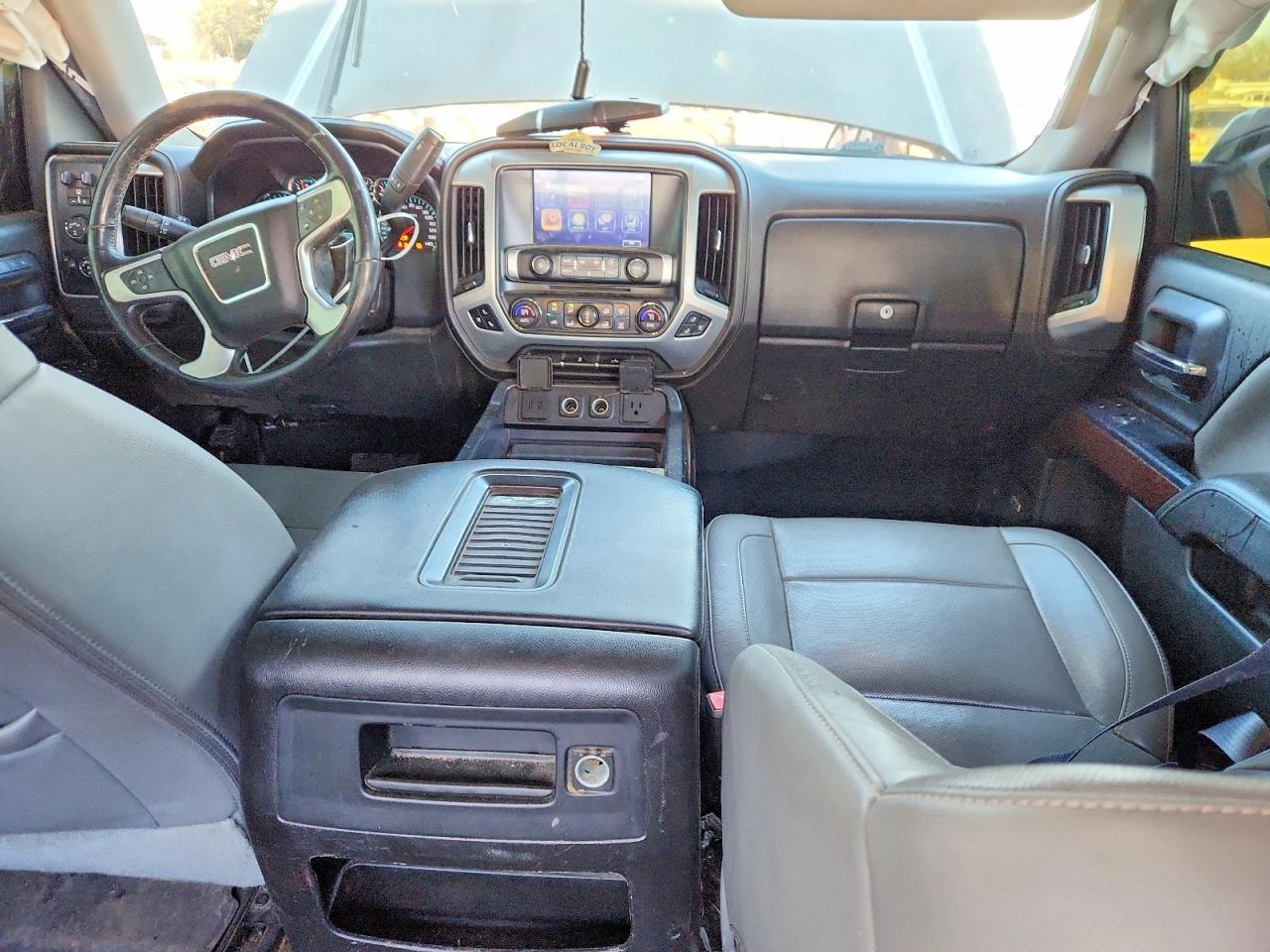 2017 GMC SIERRA K1500 SLT photo 8