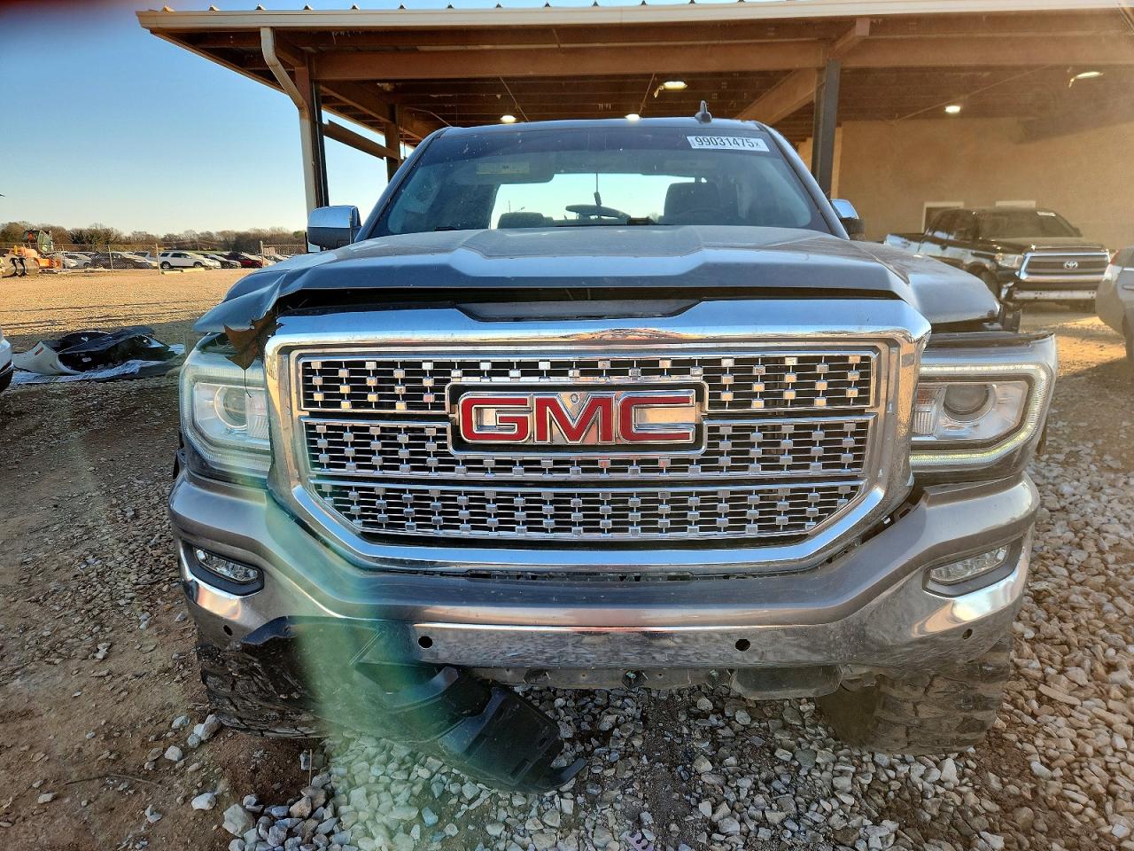 2017 GMC SIERRA K1500 SLT photo 5