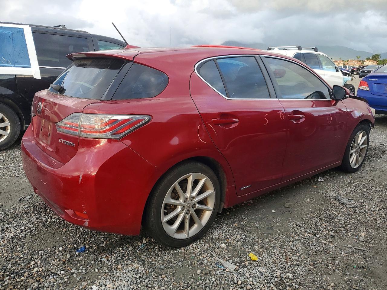 2013 LEXUS CT 200 photo 3