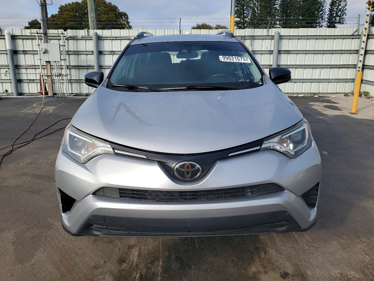 2017 TOYOTA RAV4 LE photo 5