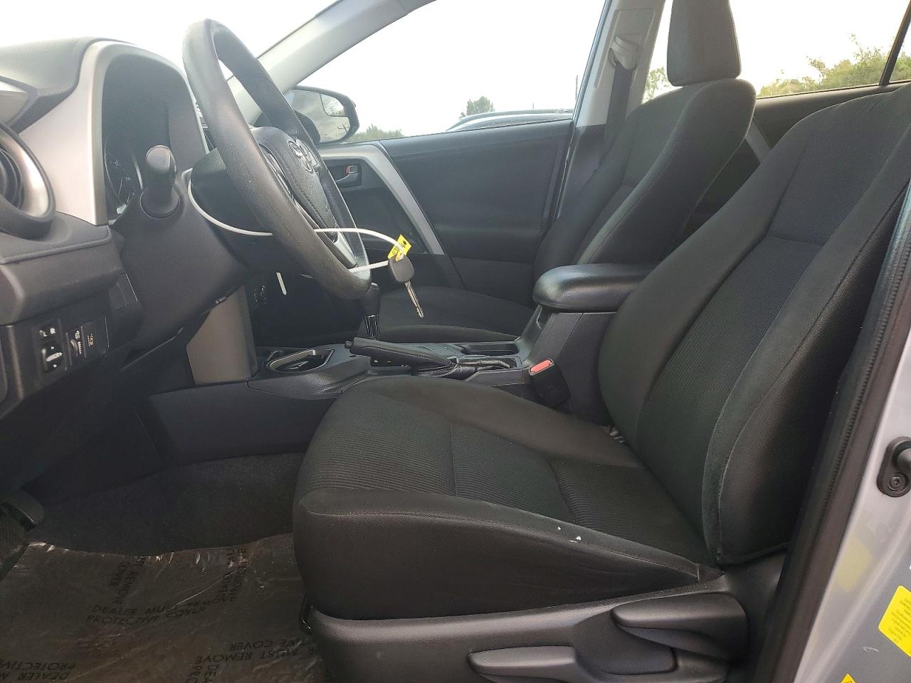 2017 TOYOTA RAV4 LE photo 7
