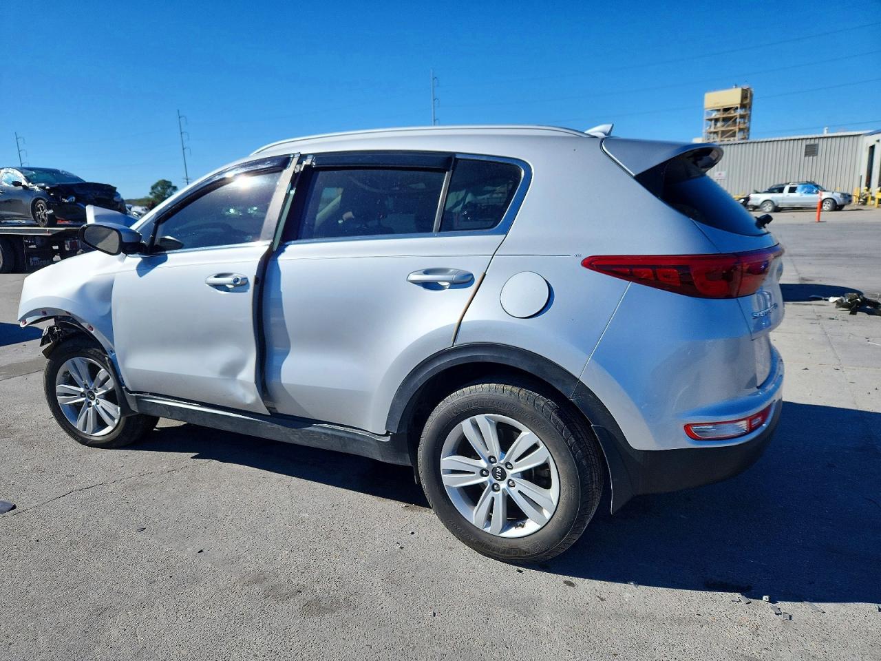 2018 KIA SPORTAGE LX photo 2