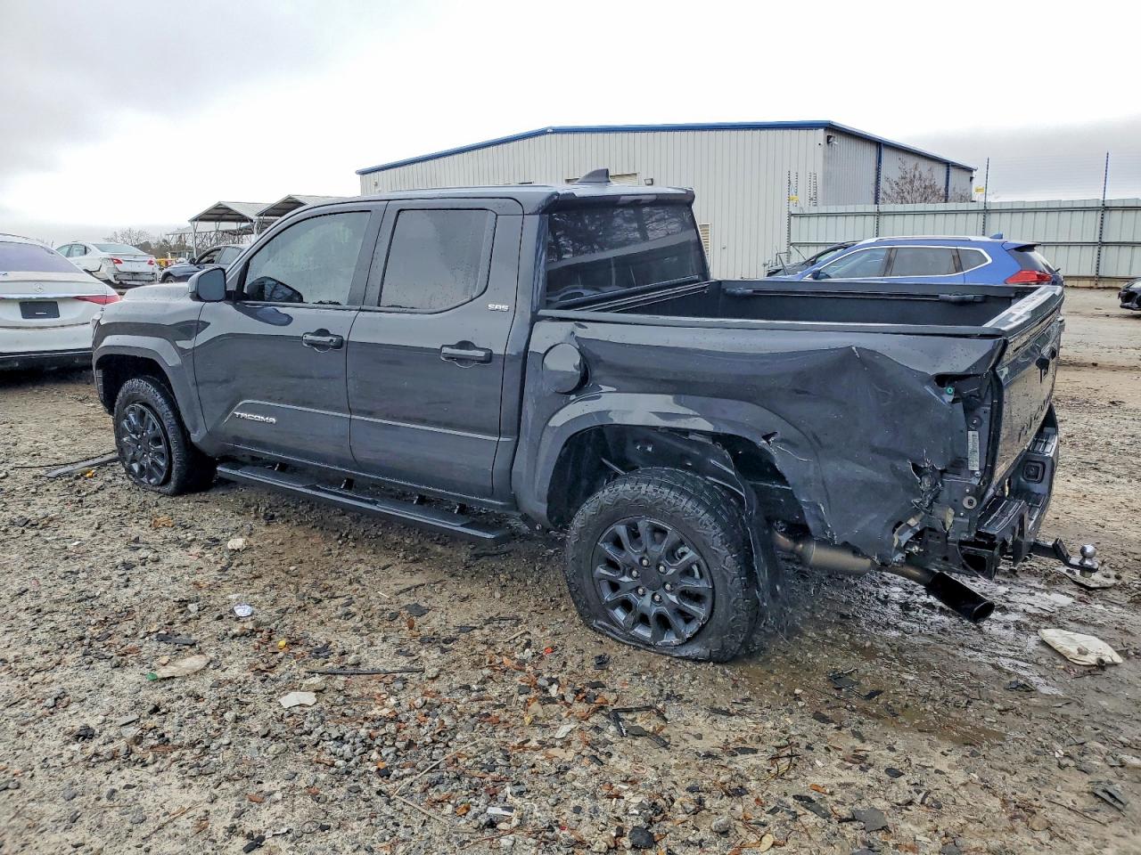2024 TOYOTA TACOMA DOUBLE CAB photo 2