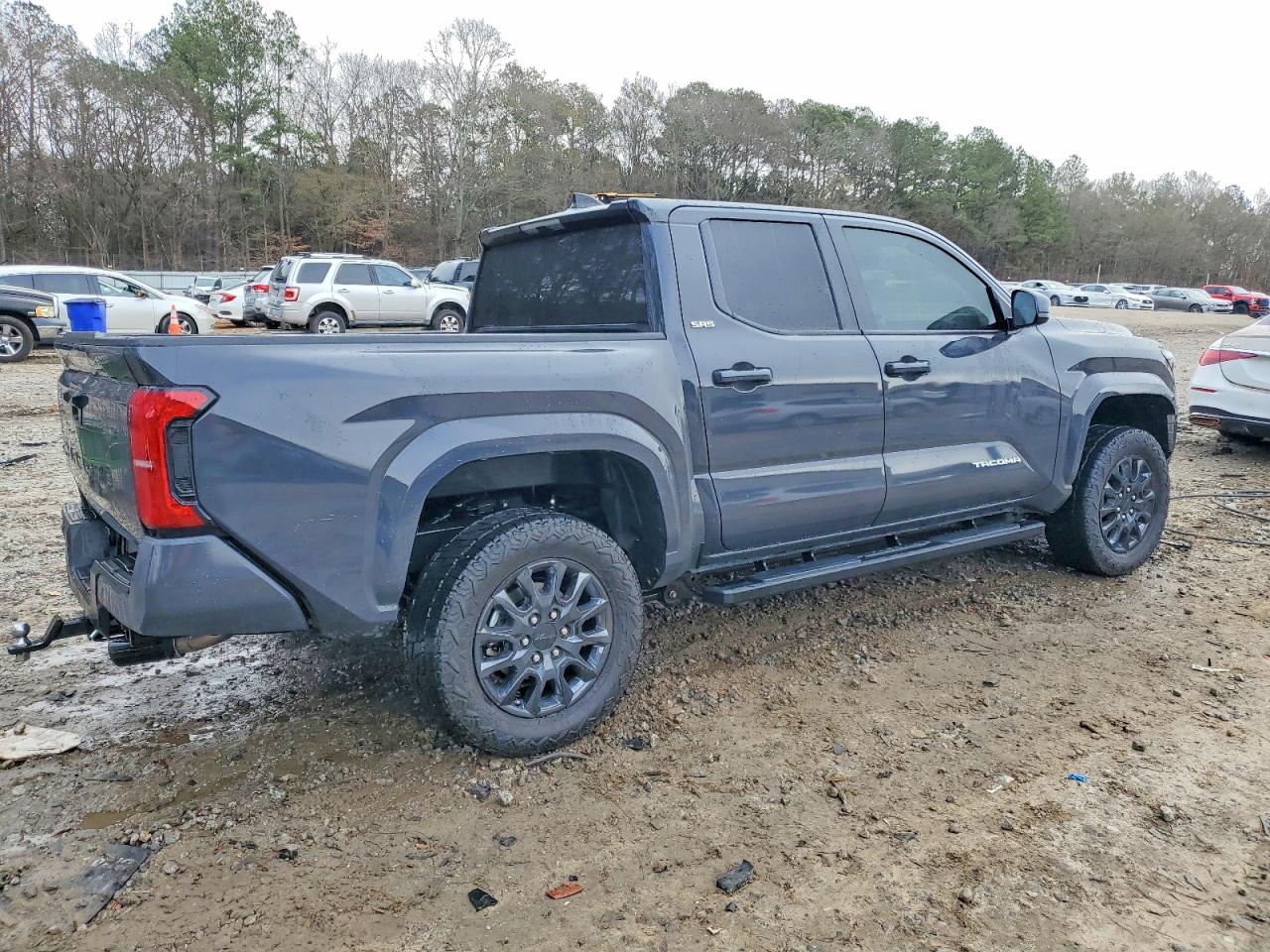 2024 TOYOTA TACOMA DOUBLE CAB photo 3