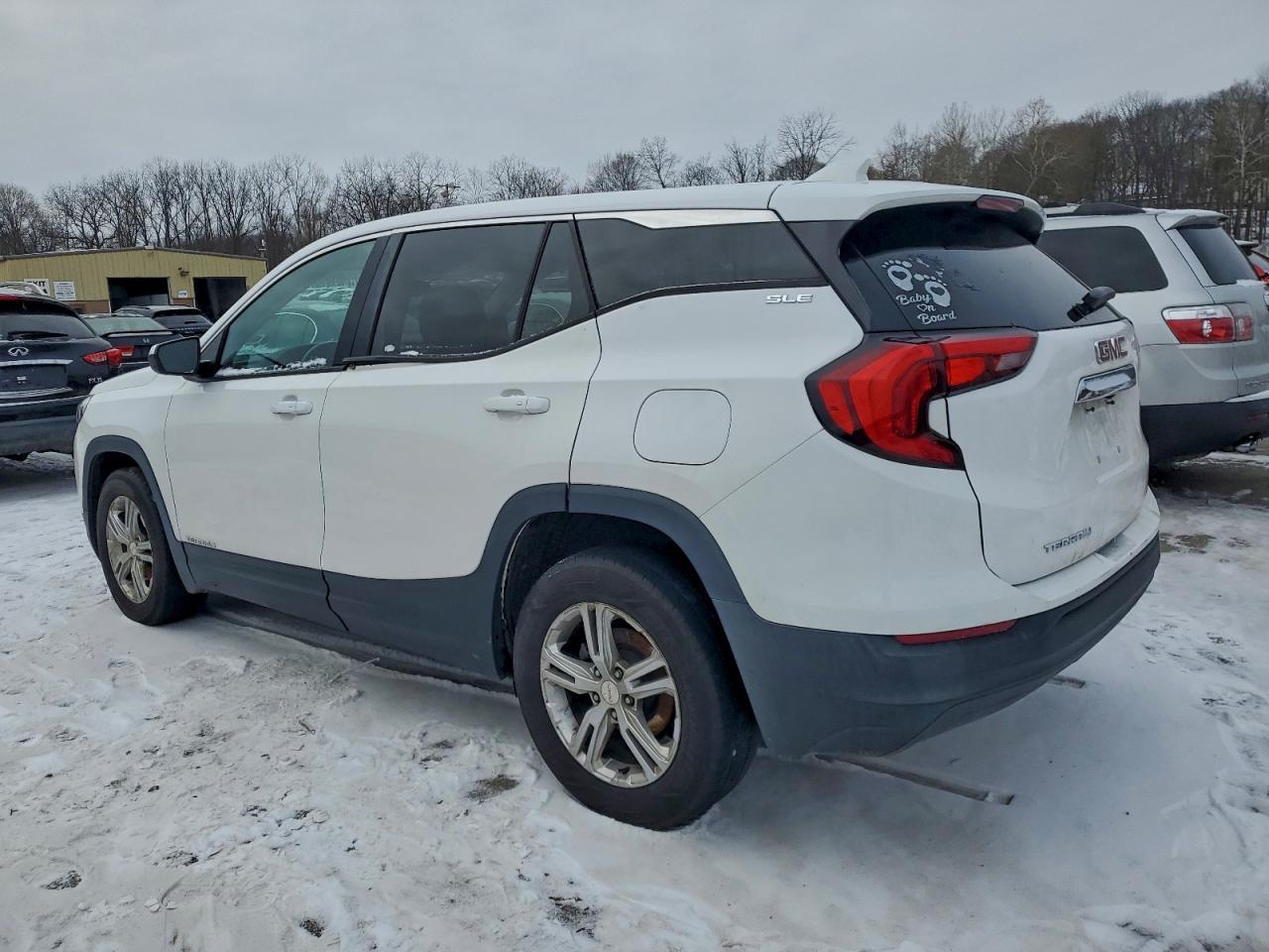 2018 GMC TERRAIN SLE photo 2