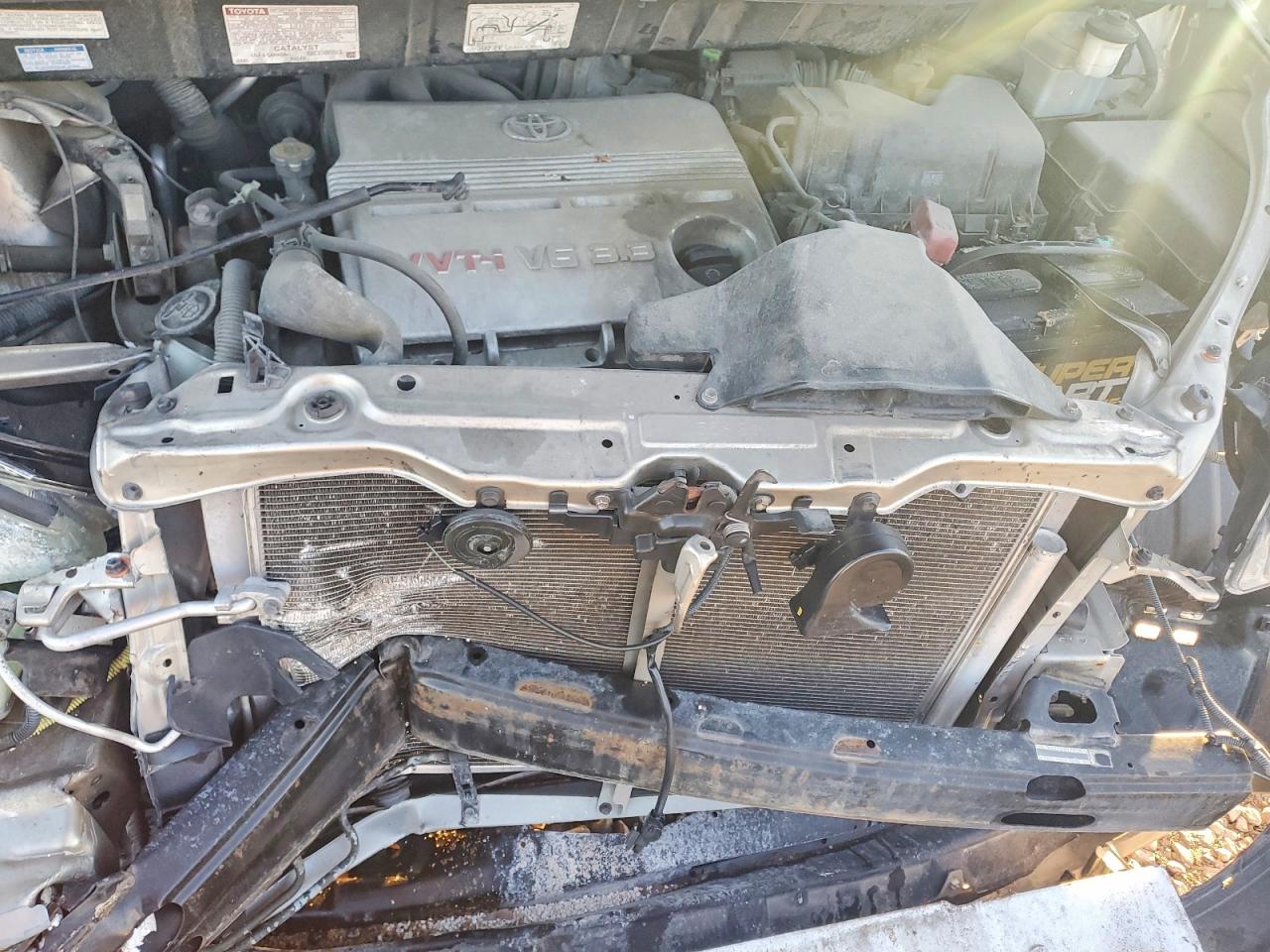 2004 TOYOTA SIENNA LE photo 11