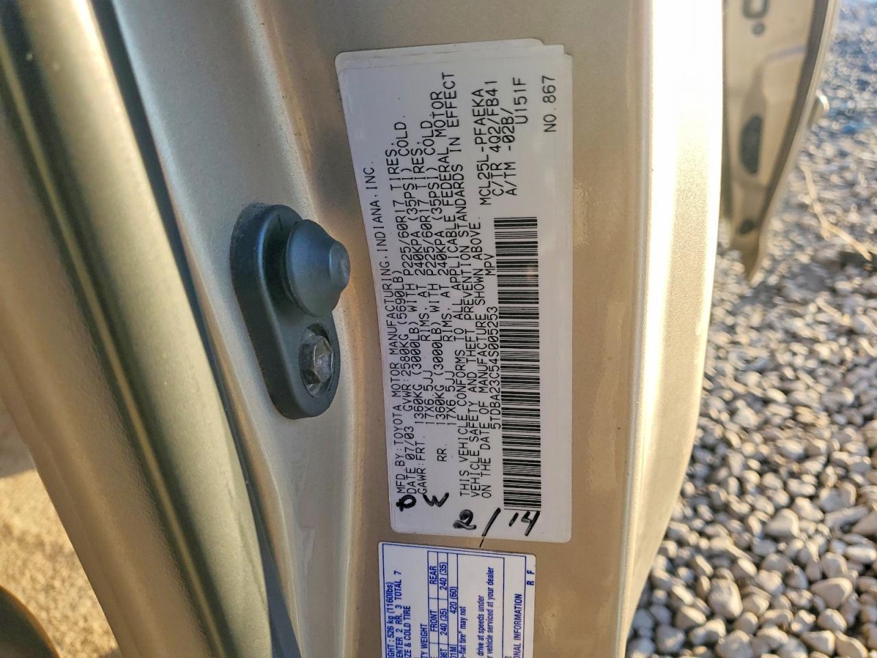 2004 TOYOTA SIENNA LE photo 12