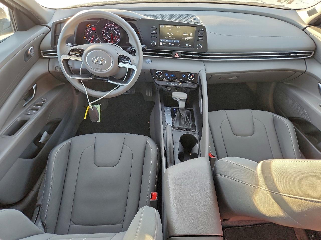 2023 HYUNDAI ELANTRA SEL photo 8