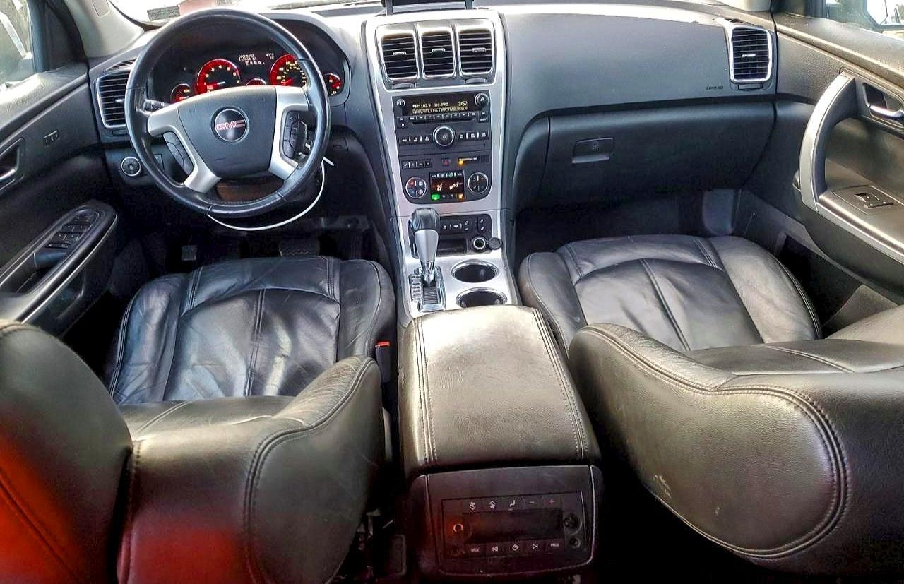 2011 GMC ACADIA SLT-2 photo 8