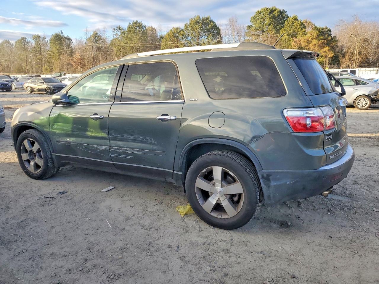 2011 GMC ACADIA SLT-2 photo 2