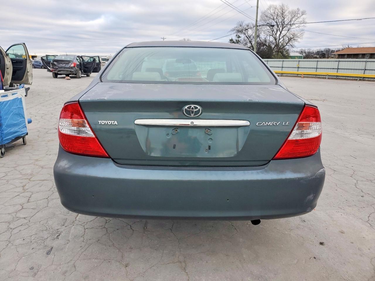2002 TOYOTA CAMRY LE photo 6