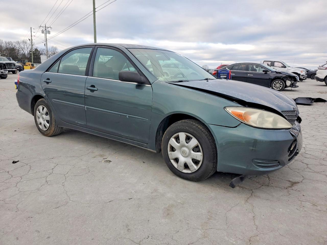 2002 TOYOTA CAMRY LE photo 4