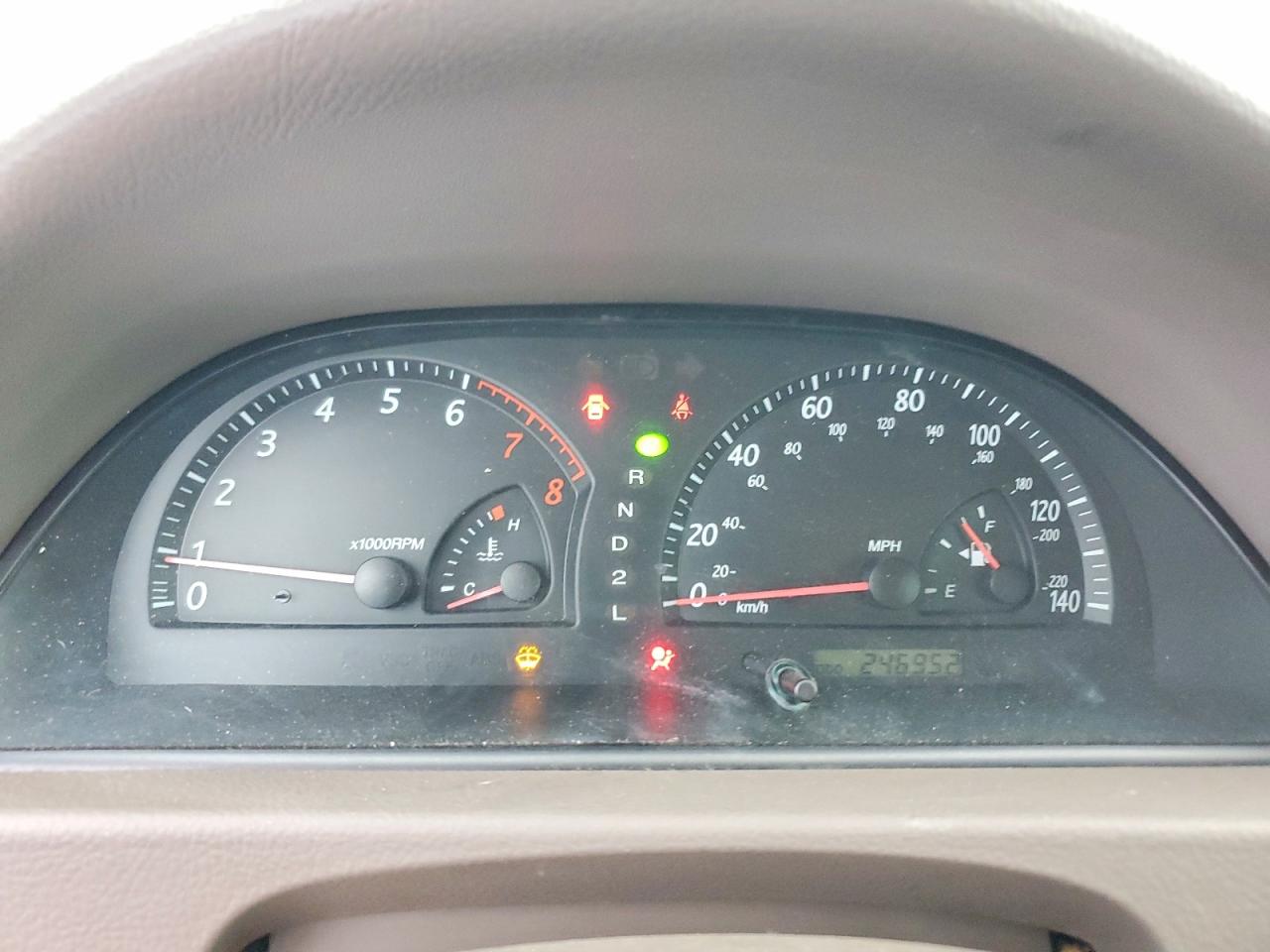 2002 TOYOTA CAMRY LE photo 9