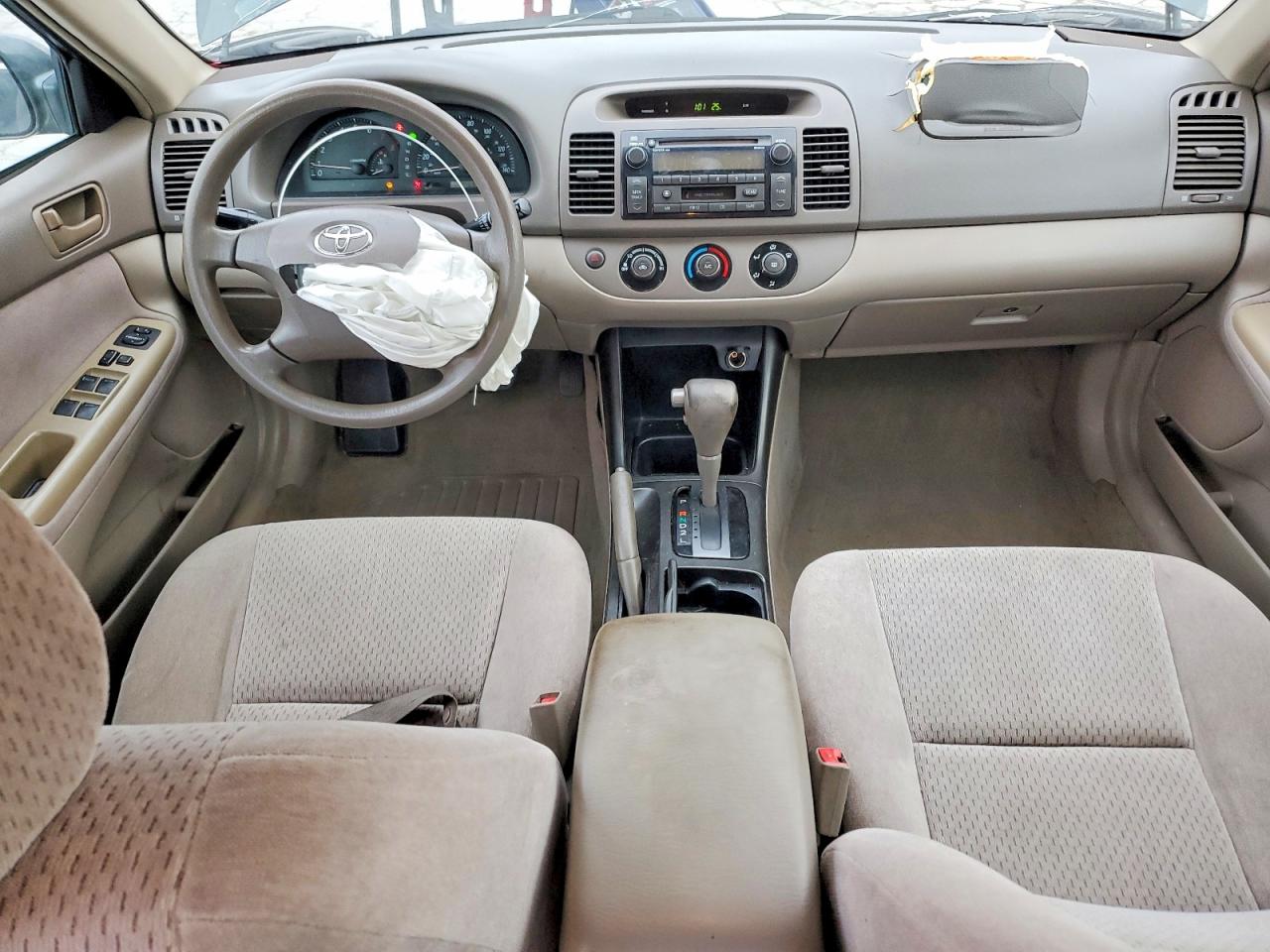 2002 TOYOTA CAMRY LE photo 8