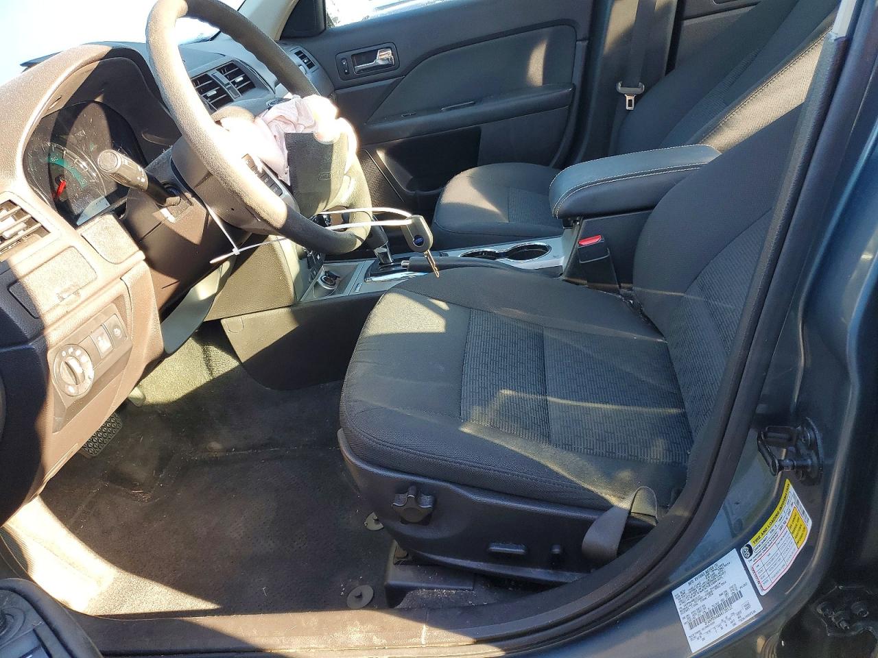 2011 FORD FUSION SE photo 13