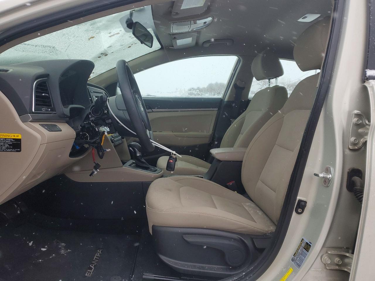 2017 HYUNDAI ELANTRA SE photo 7