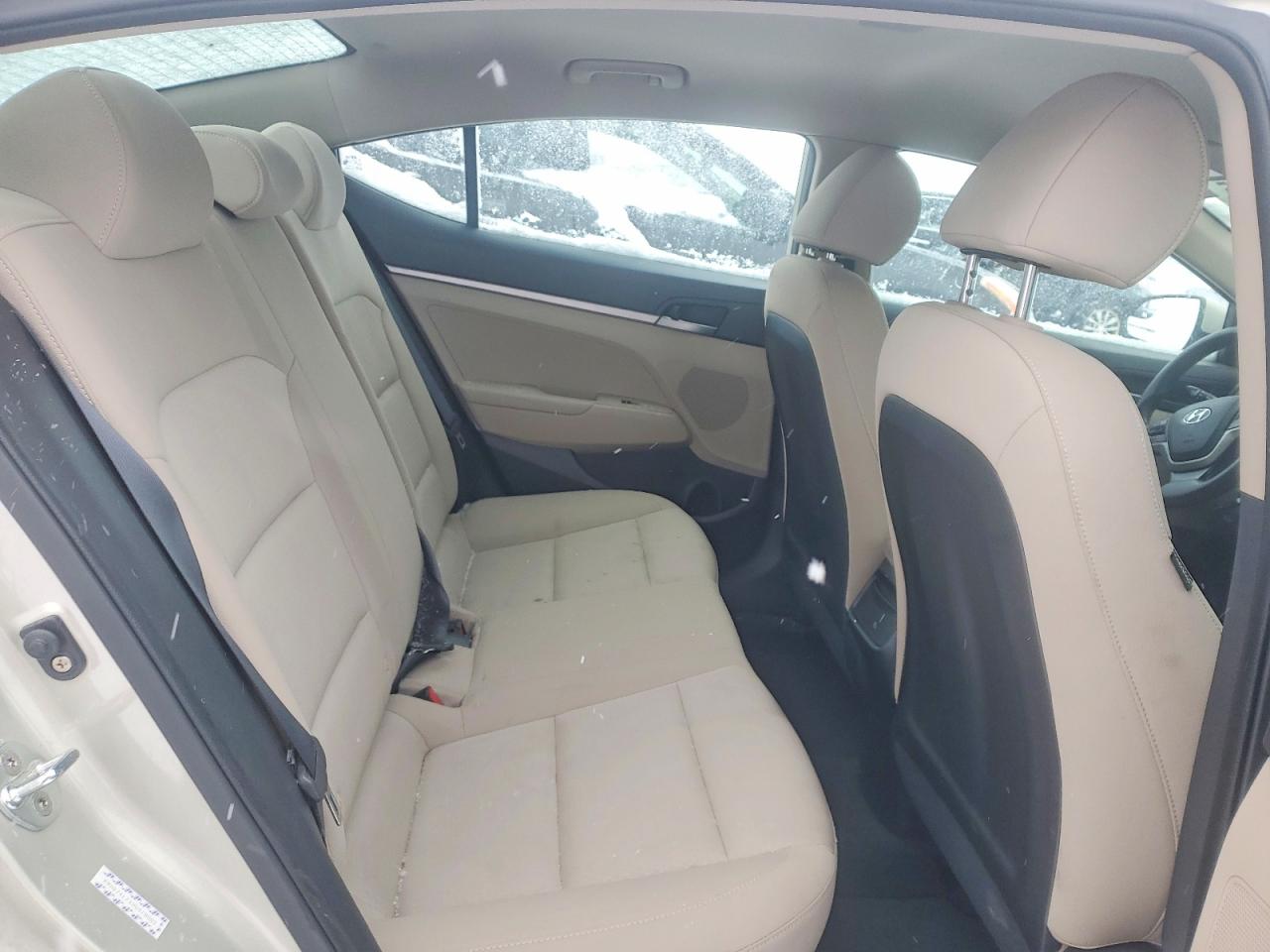 2017 HYUNDAI ELANTRA SE photo 10