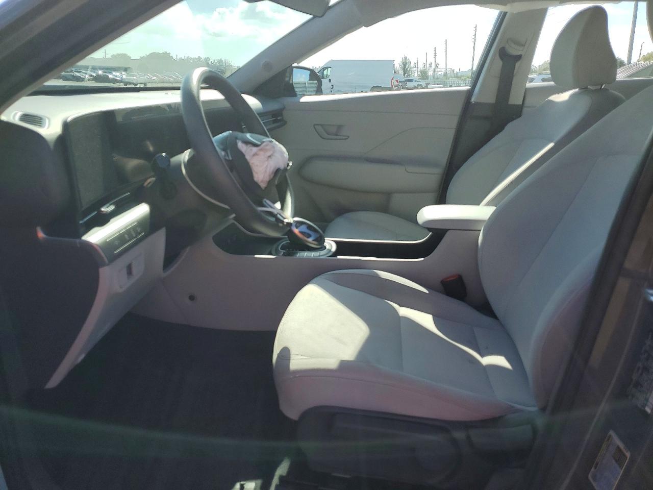 2025 HYUNDAI KONA SE photo 7