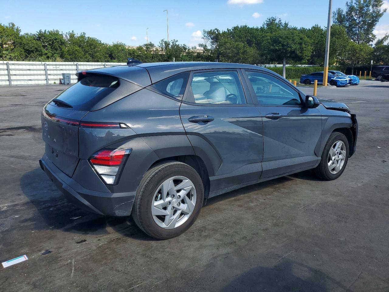 2025 HYUNDAI KONA SE photo 3
