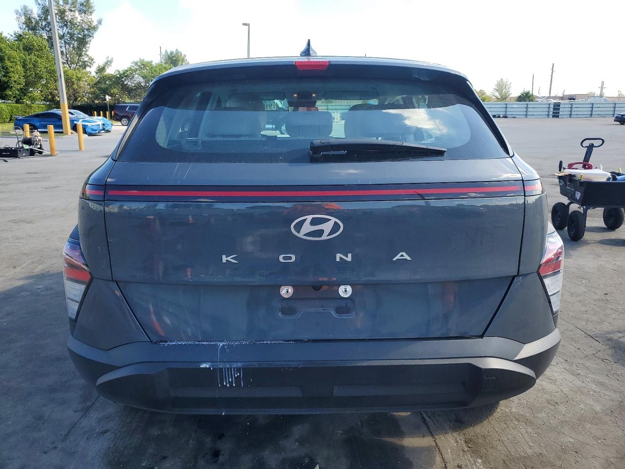 2025 HYUNDAI KONA SE photo 6