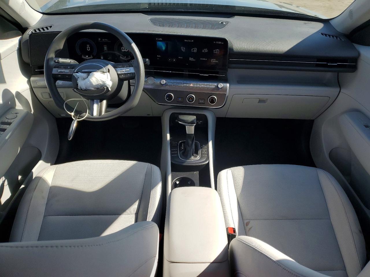 2025 HYUNDAI KONA SE photo 8