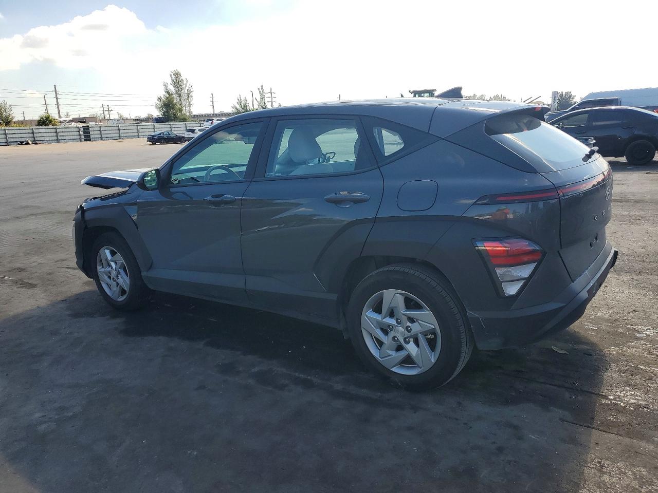 2025 HYUNDAI KONA SE photo 2