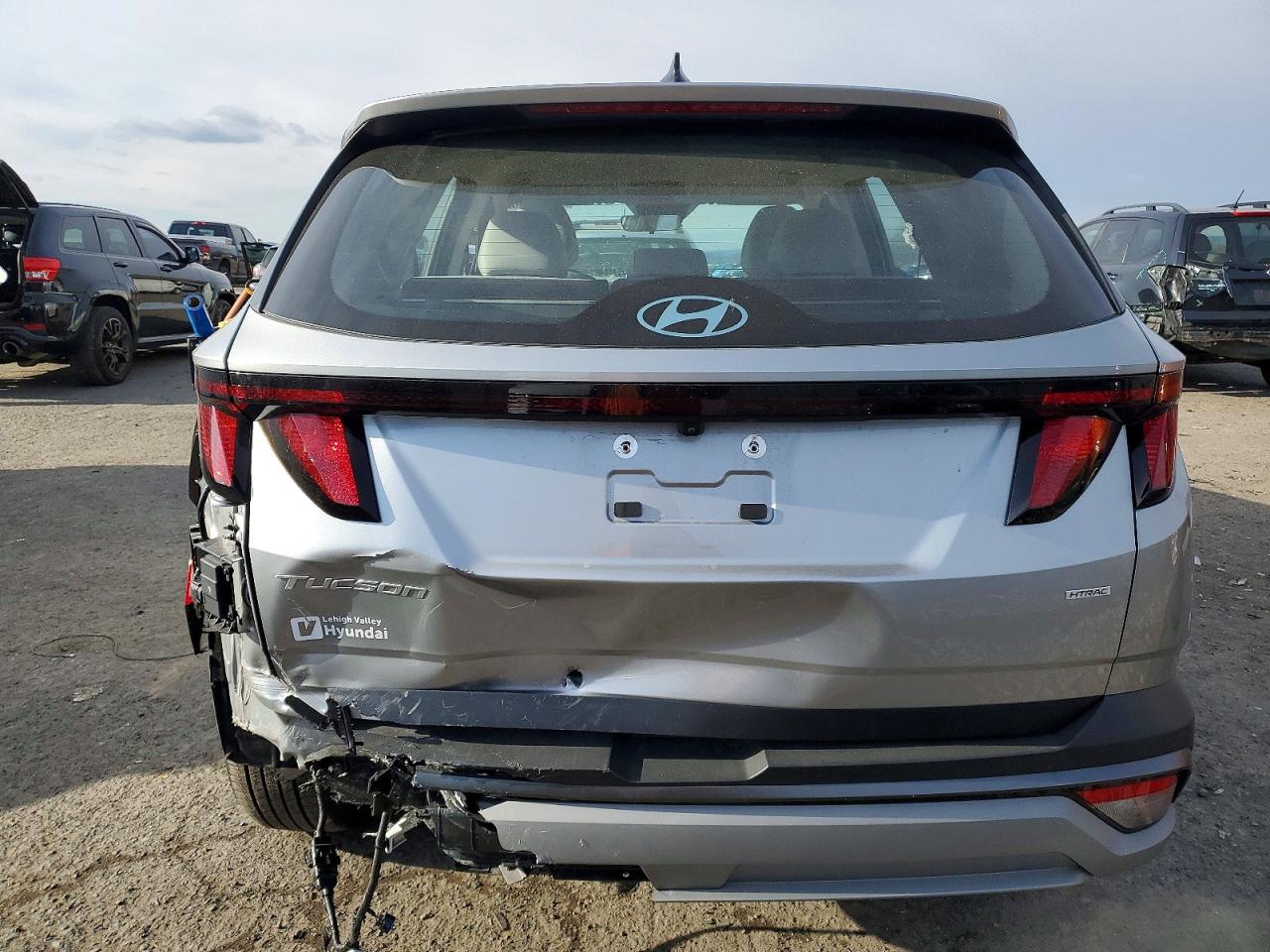 2025 HYUNDAI TUCSON SE photo 6