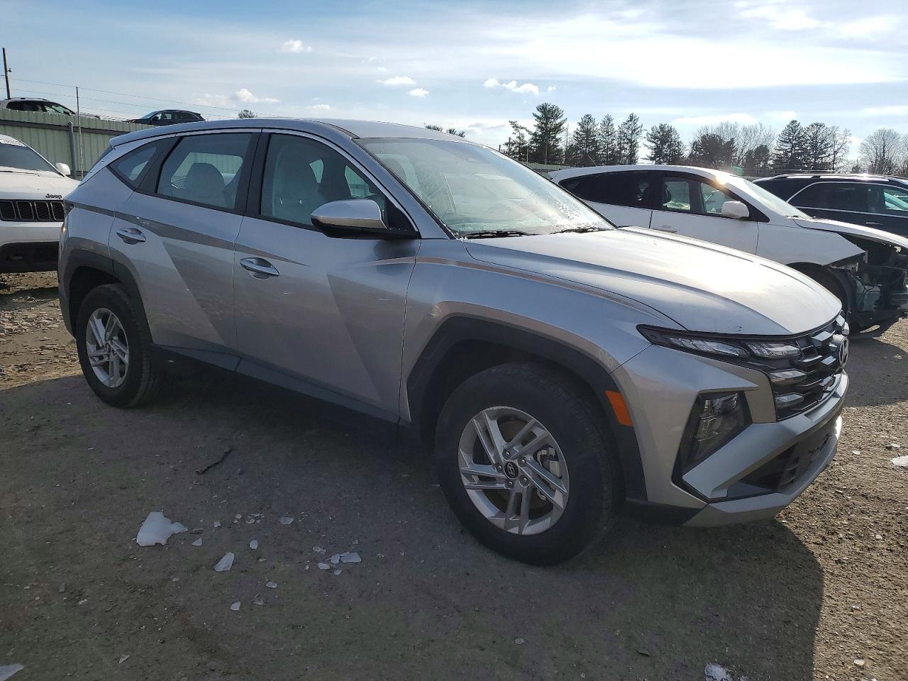 2025 HYUNDAI TUCSON SE photo 4