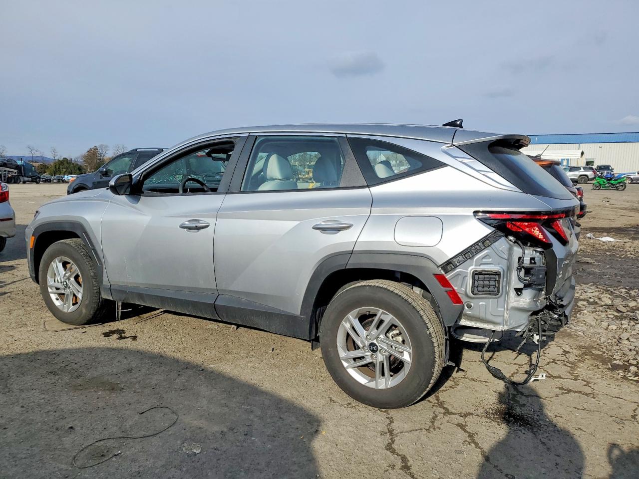 2025 HYUNDAI TUCSON SE photo 2