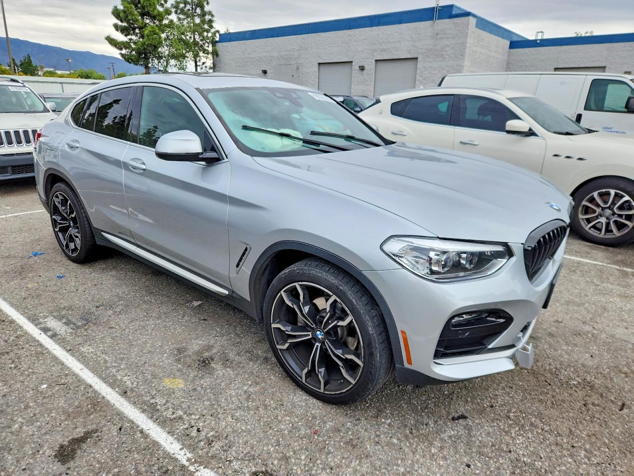 2020 BMW X4 XDRIVE30I photo 4