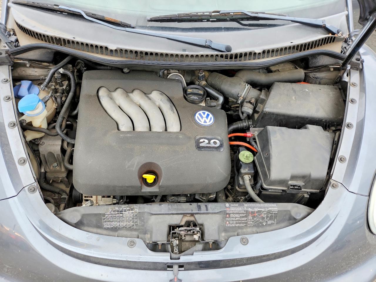 2005 VOLKSWAGEN NEW BEETLE GL photo 11