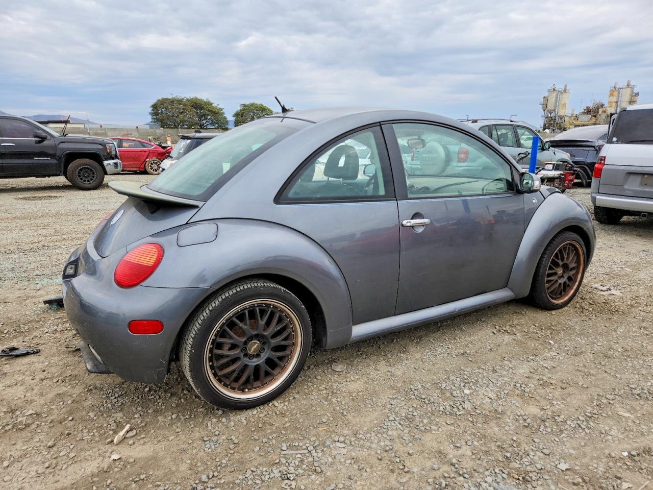 2005 VOLKSWAGEN NEW BEETLE GL photo 3