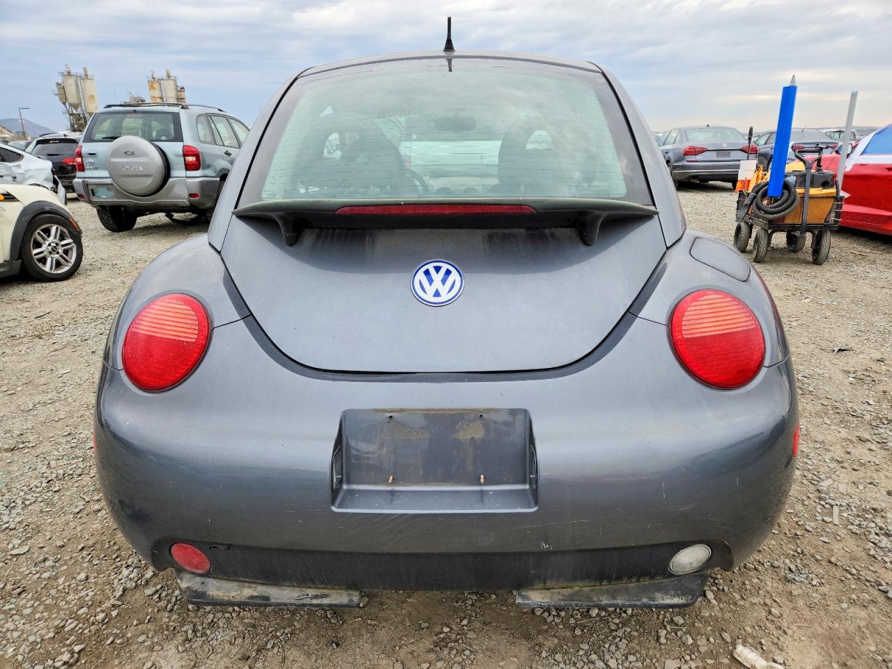 2005 VOLKSWAGEN NEW BEETLE GL photo 6