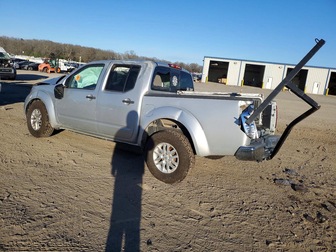 2019 NISSAN FRONTIER SV photo 3