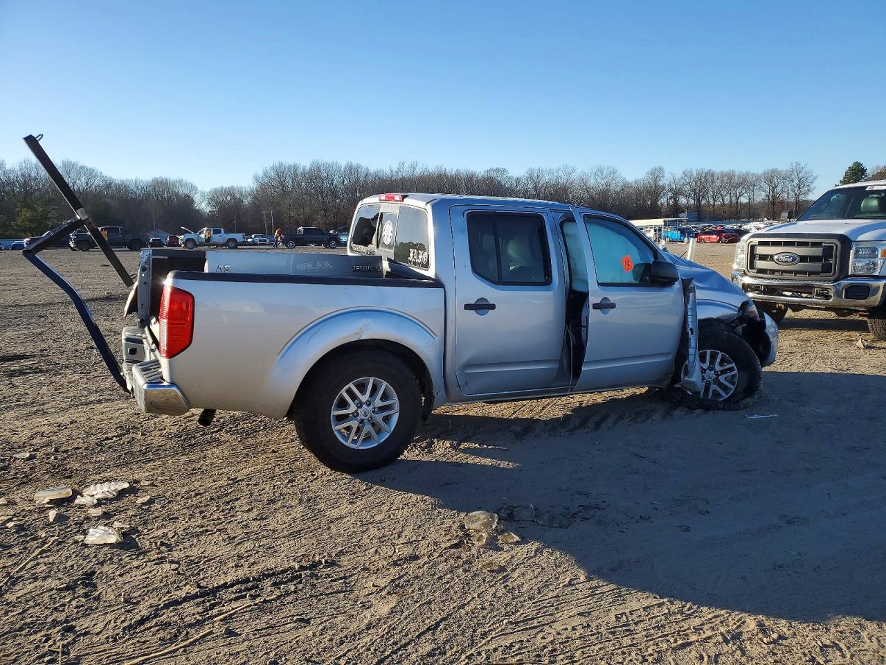 2019 NISSAN FRONTIER SV photo 5