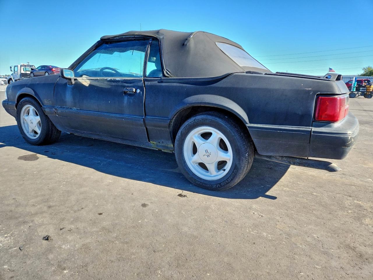 1989 FORD MUSTANG LX photo 2