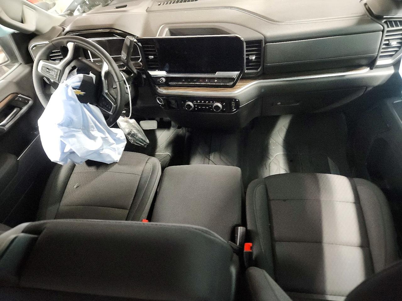 2025 CHEVROLET SILVERADO K1500 LT photo 8