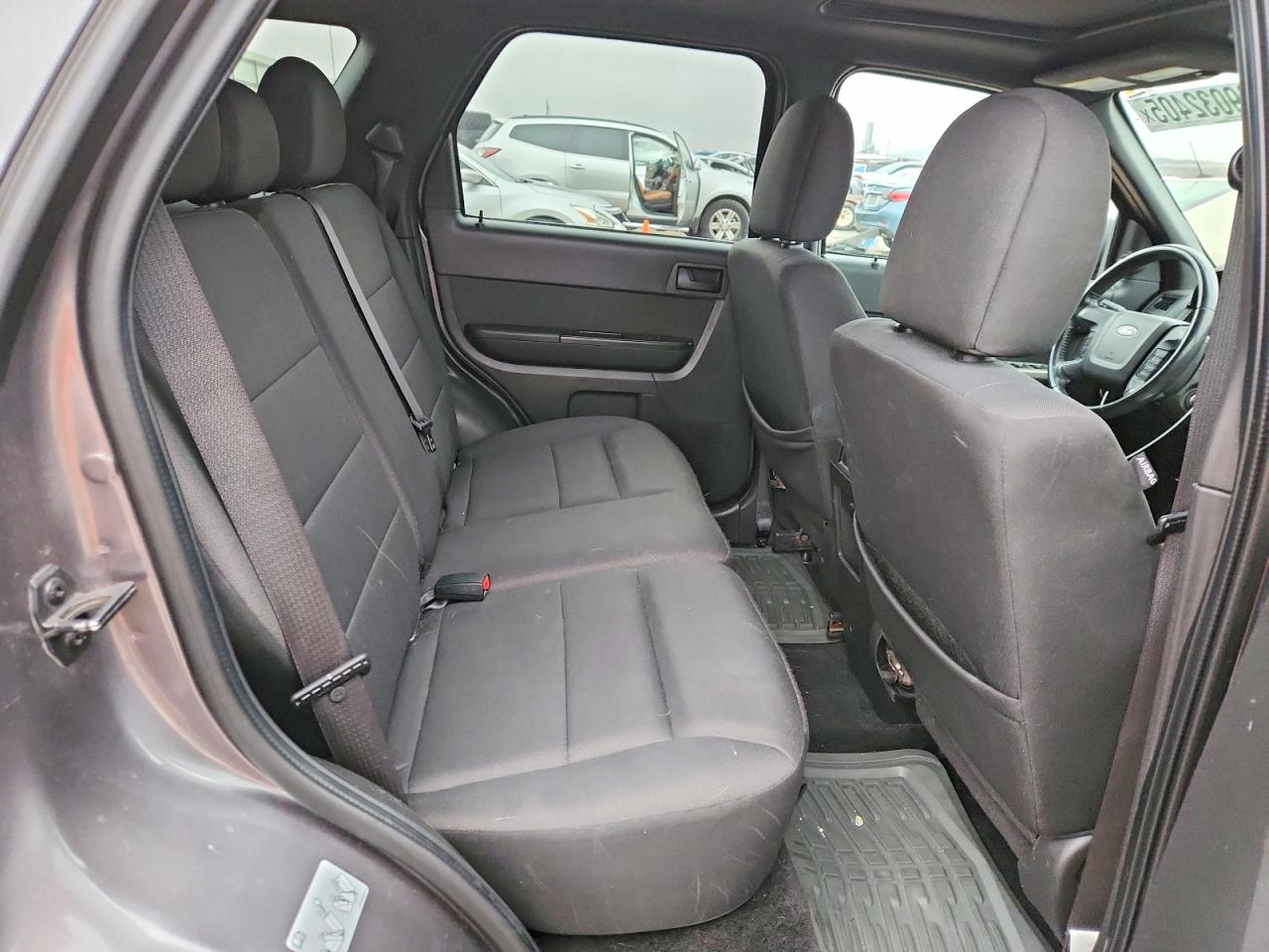2010 FORD ESCAPE XLT photo 10