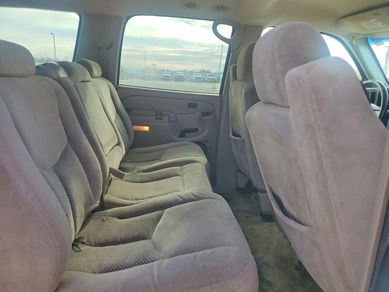 2003 CHEVROLET SUBURBAN C1500 photo 11