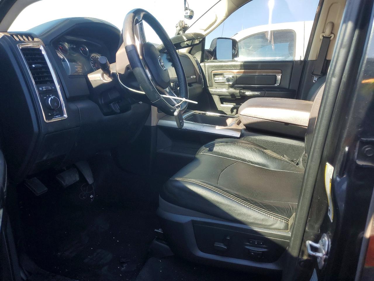 2016 RAM 2500 LARAMIE photo 13