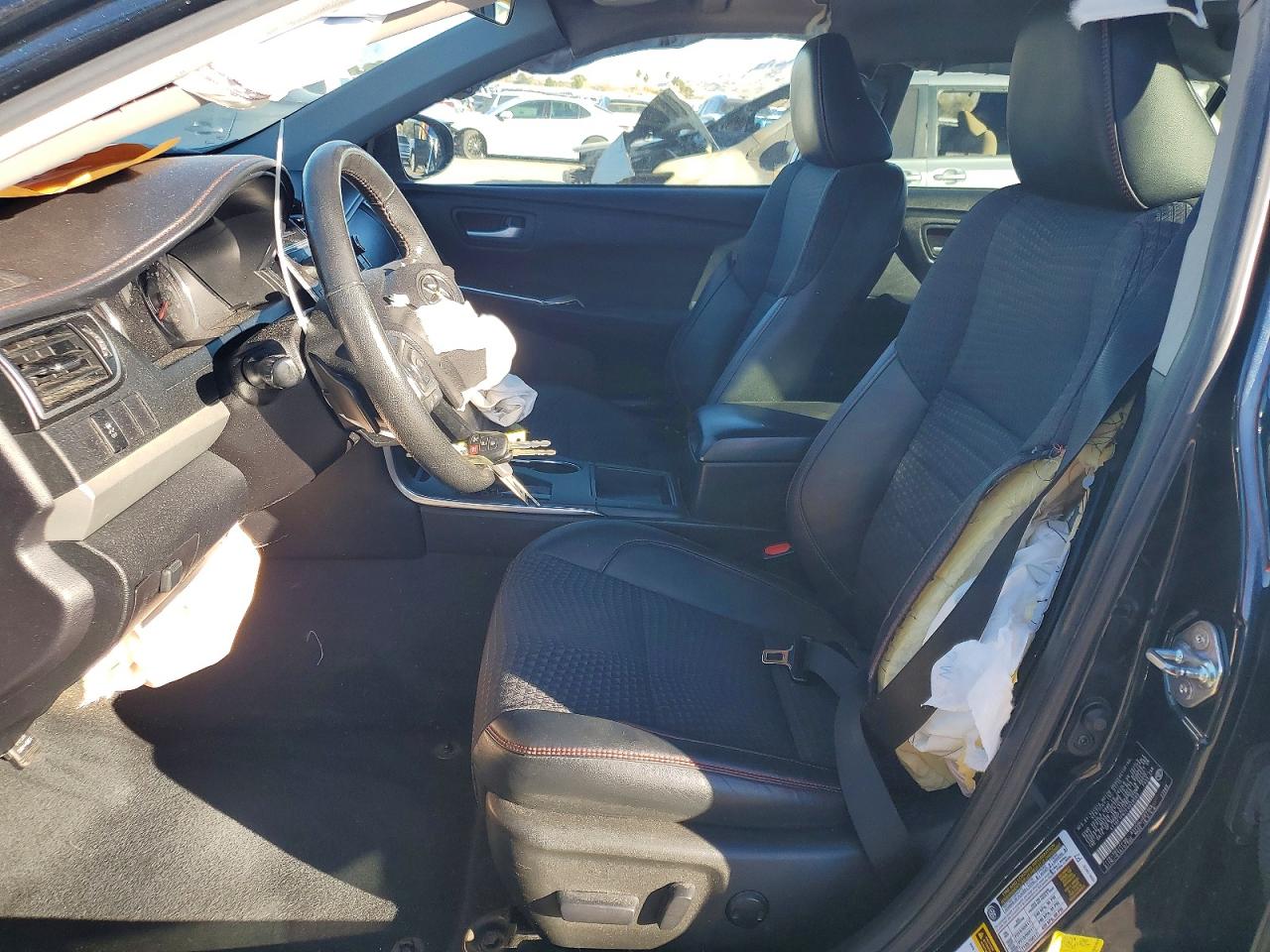2015 TOYOTA CAMRY LE photo 13